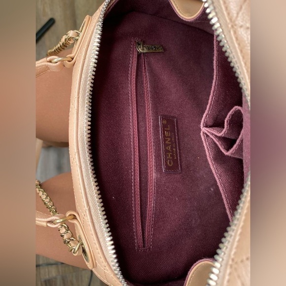 Chanel Coco Curve Vanity – Beige Shiny Calfskin & Goatskin, Antique Gold-Tone Ch - Picture 4 of 12